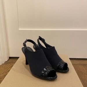 Life Stride Black Slingback Heels